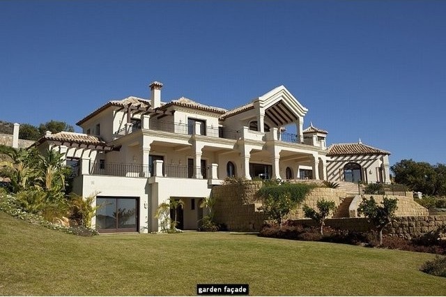 Villa - REDUCED FROM 6.500.000 EUR TO..