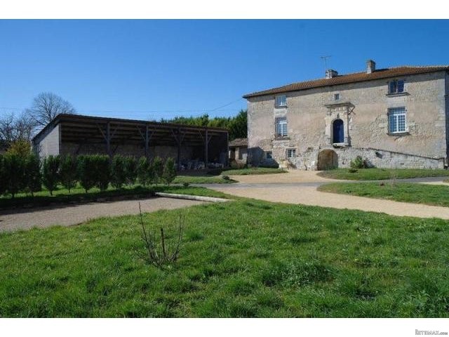 4 Bedroom Manor House For Sale