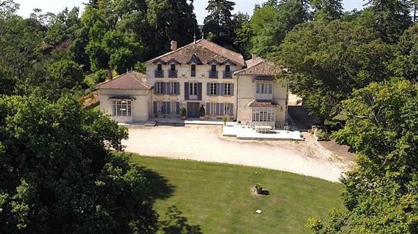 Light and Airy Chateau with sensational..