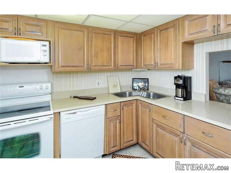 1 bedroom Town House For Sale: 9397.. - 2