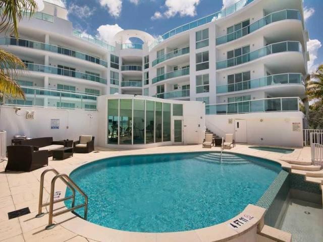 2 bedroom Flat For Sale: 1910 BAY DR #.. - 2