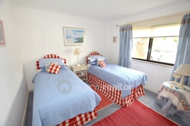 Beautiful 2 Bedroom Ground Floor.. - 2