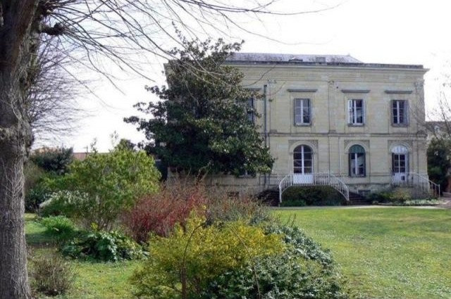 4 bedroom Manor House For Sale: 86200.. - 2
