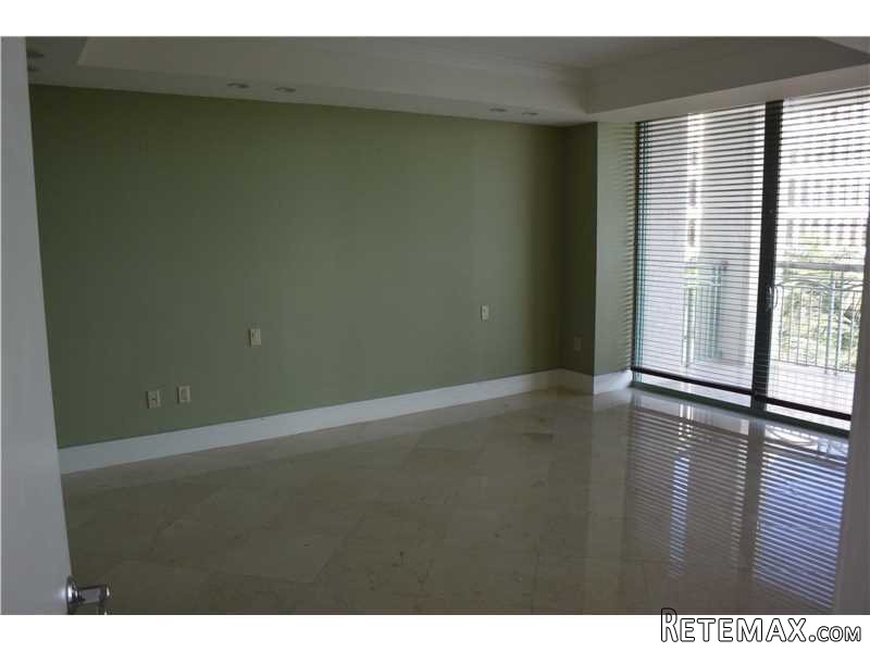1 bedroom Flat For Sale: 3400 SW 27 Ave.. - 2