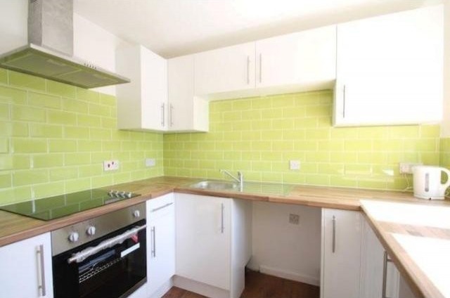 2 bed flat for sale