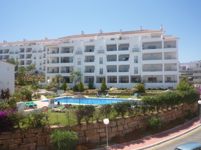 Apartment - Excellent modern elevated..