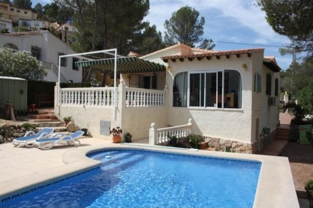 2 Bedrooms - Villa - Alicante - For Sale