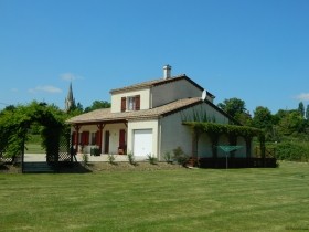 Modern 4 Bedroom House With Large.. - 2