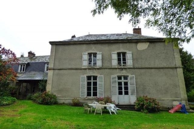 8 bedroom House For Sale: 02220 BRAINE - 2