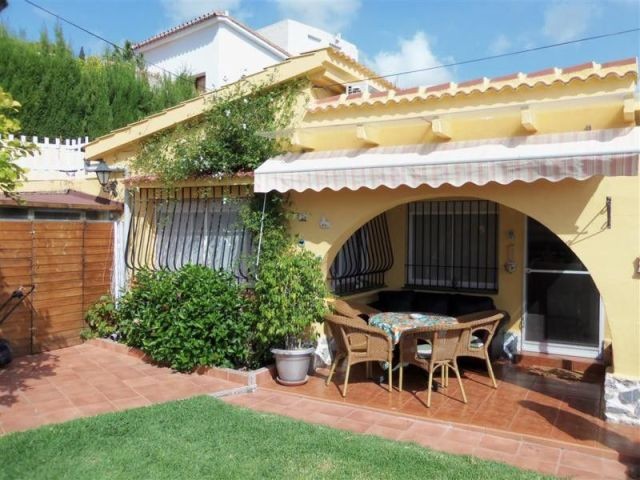 Villa - Villa situated on the upper..