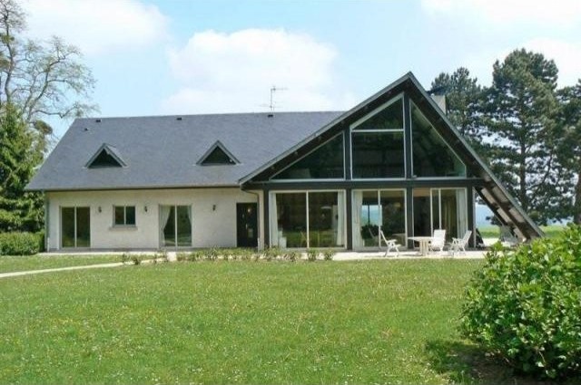 7 bedroom House For Sale: 60200.. - 2