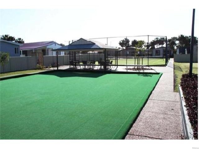Crystal Waters Estate - Pre Loved 2.. - 2