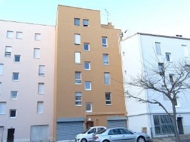 Equipped studio apartment with parking..