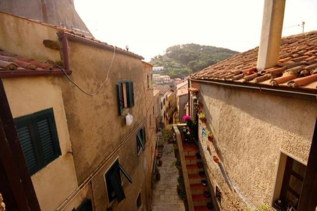 1 Bedroom - Apartment - For Sale