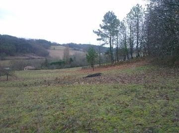 Building plot with views close to..