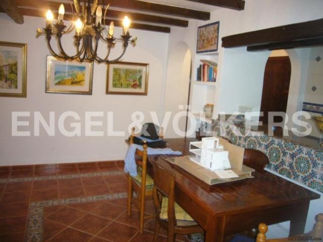 RENOVATED RUSTIC APARTMENT WITH SEAVIEWS - 2