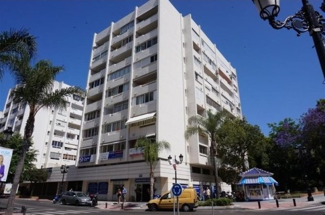 1 Bed Apartment for sale in Marbella