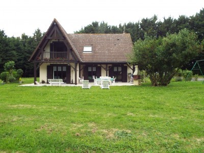 1980's built 4 bedroom Normand style..