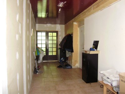 Stone Town House With Garage - 2