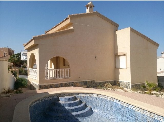 Detached key ready villa in Quesada