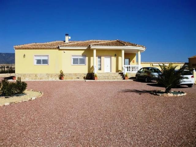Fabulous Villa with pool, garage and..