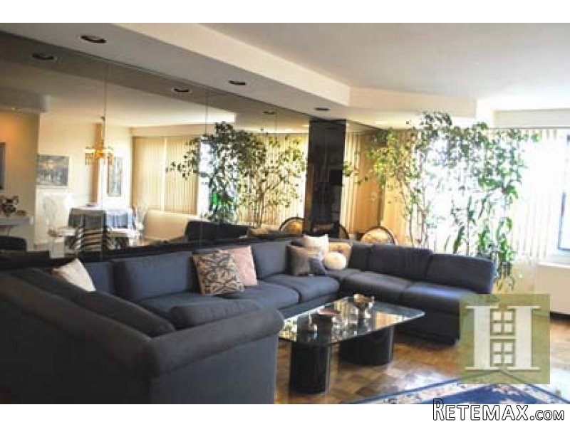 2 bedroom Apartment For Sale:555..