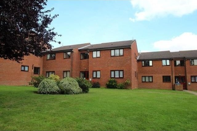 2 bedroom Flat For Rent: Frosthole..