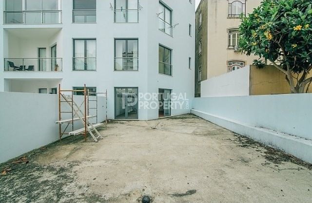 Stunning 4 Bedroom Apartment in..