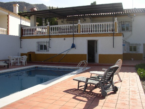 Villa - Ideally situated on the edge of..