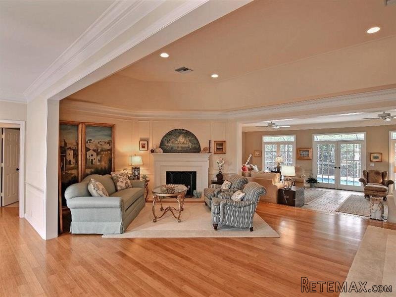 3 bedroom House For Sale: 1785 Pelican.. - 2