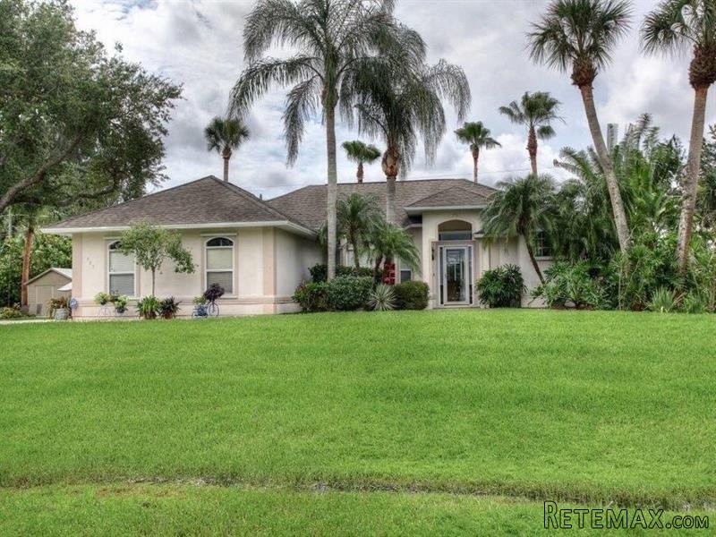 3 bedroom House For Sale: 449 Englar..