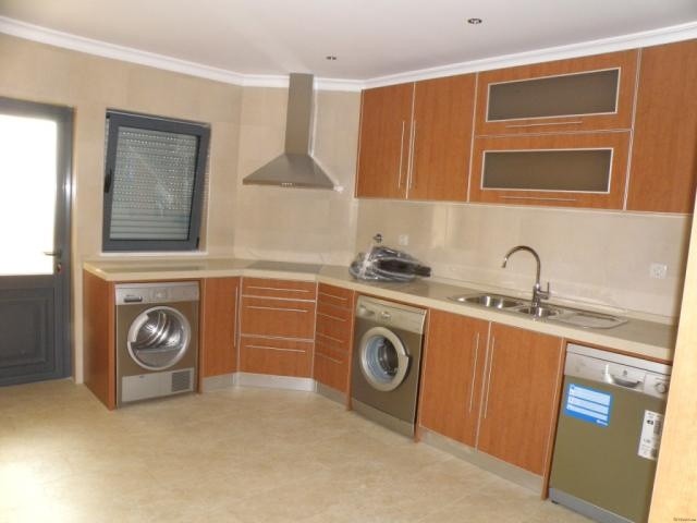 THREE BEDROOM ON A TOP FLOOR