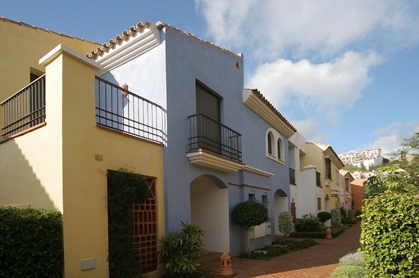 TOWNHOUSE FOR SALE IN LOS ARQUEROS