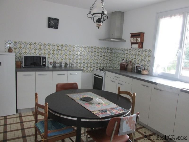 Detached Bungalow With Basement.. - 2