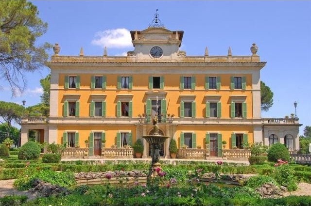 13 bedroom House For Sale: Perguia..