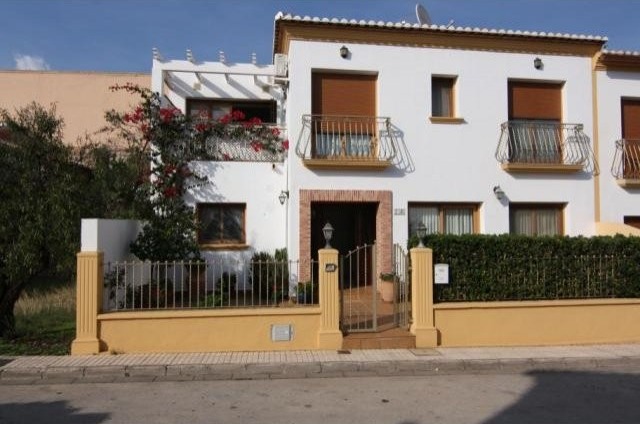3 Bedrooms - House - Alicante - For Sale