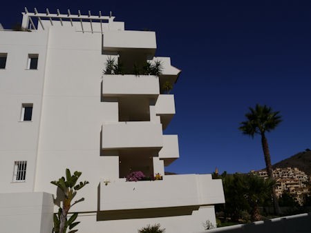 APARTMENT FOR SALE IN CALAHONDA