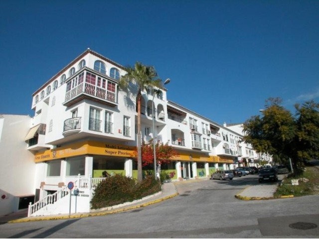 Apartment - Bright apartment for sale..