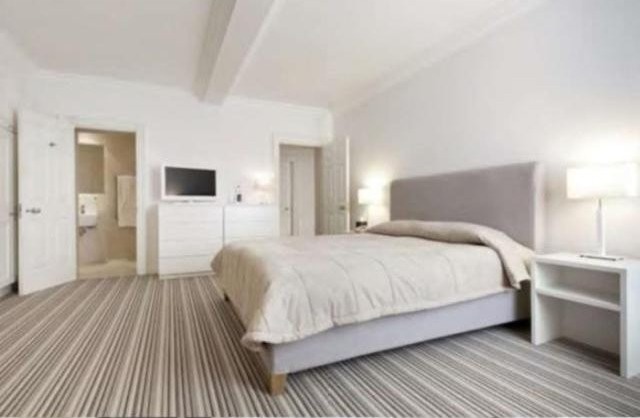 3 bed flat to rent in Brick Street.. - 2