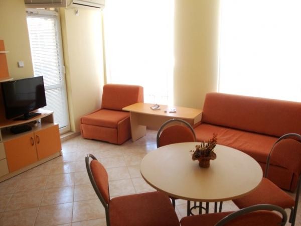 Furnished apartment near the beach..