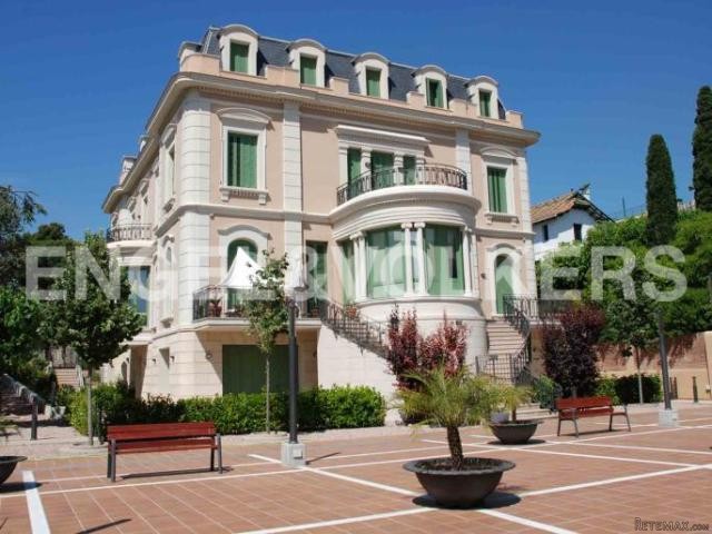 Neoclassic life, Tiana. Coast of..