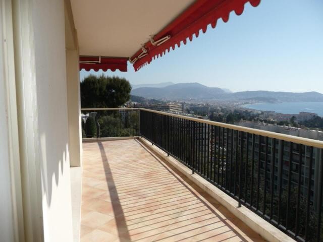 Two bed apartment in stunning building - 2