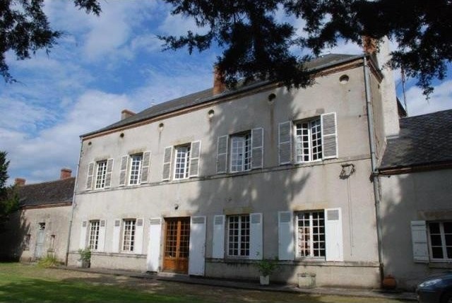 6 bedroom House For Sale: 45110.. - 2
