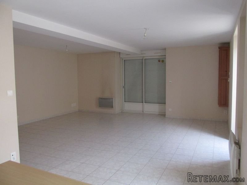 3 Bedroom Stone Townhouse With.. - 2
