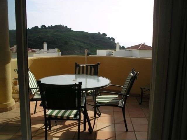 Apartment - A well presented 3 bed 2.5.. - 2