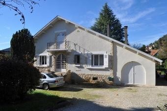 Close To Beynac, This Pleasant Property..