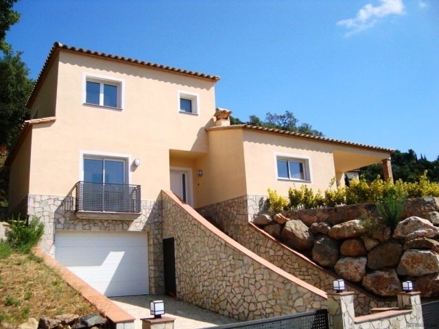 3 Bedrooms - Villa - Girona - For Sale