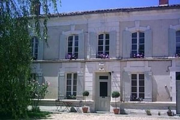 Pretty Maison de Maitre with 6 bedrooms..