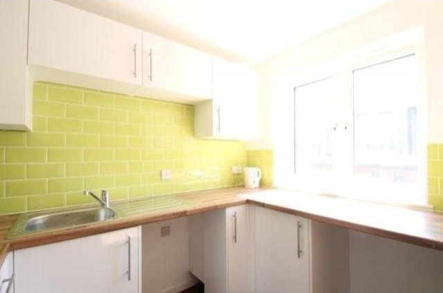 2 bed flat for sale - 2