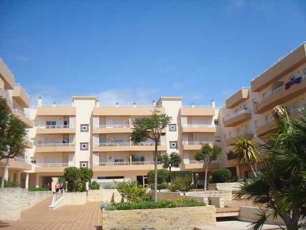 2 Bed Apartment For Sale - Quarteira